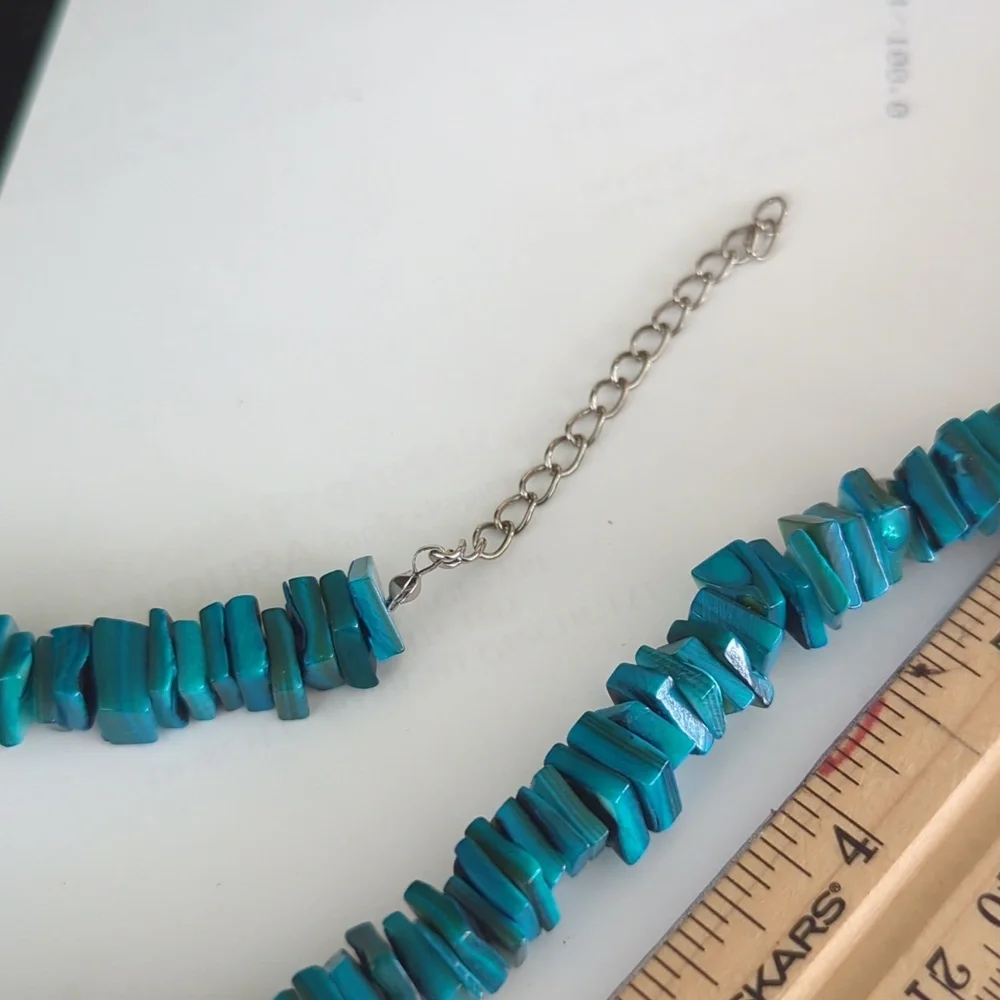 Vintage glass turquoise beaded necklace - Picture 5 of 6
